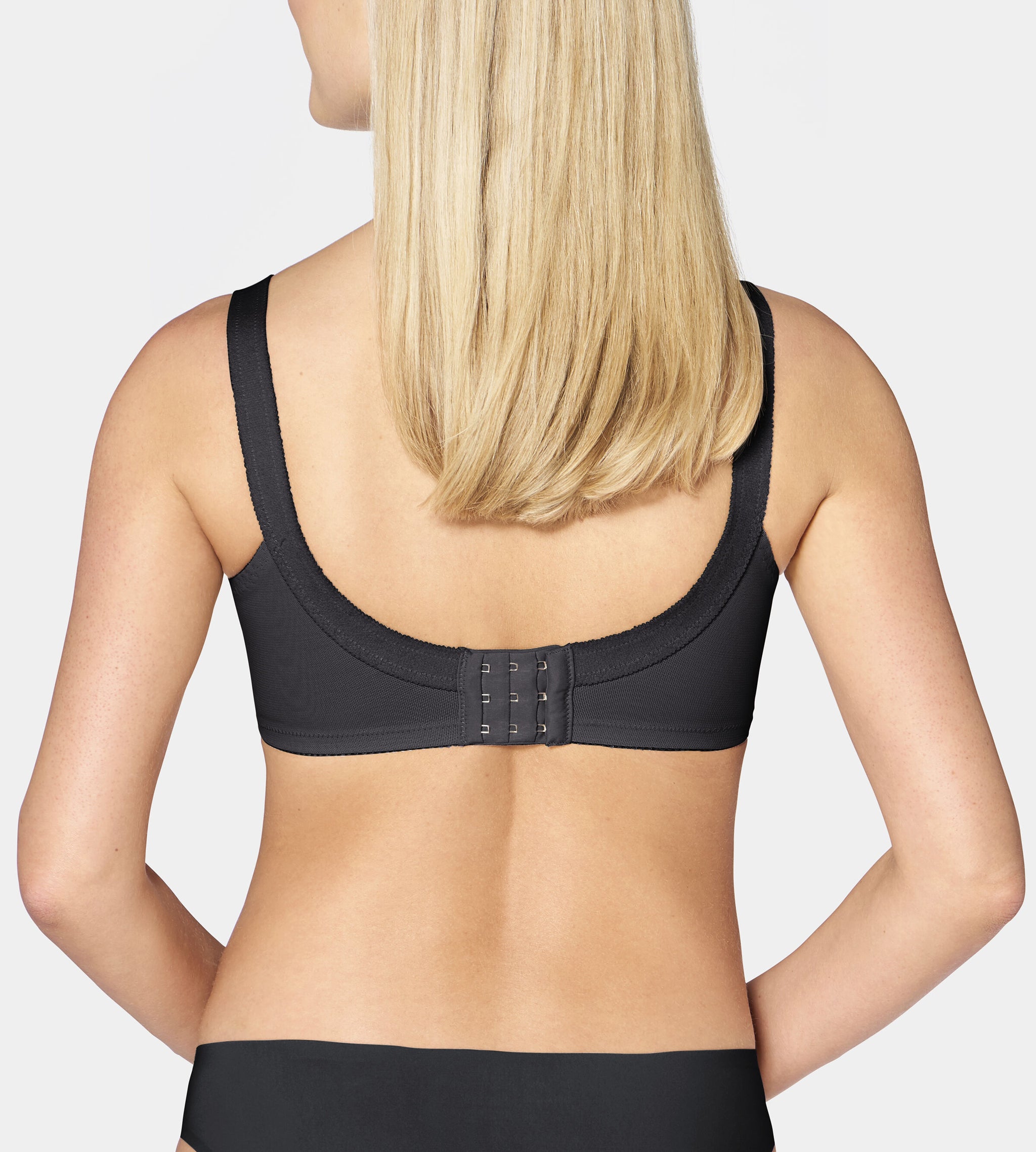 Triumph Doreen X Classic Full Cup Non Wired Bra 10166213 - Black - The  Labels Outlet
