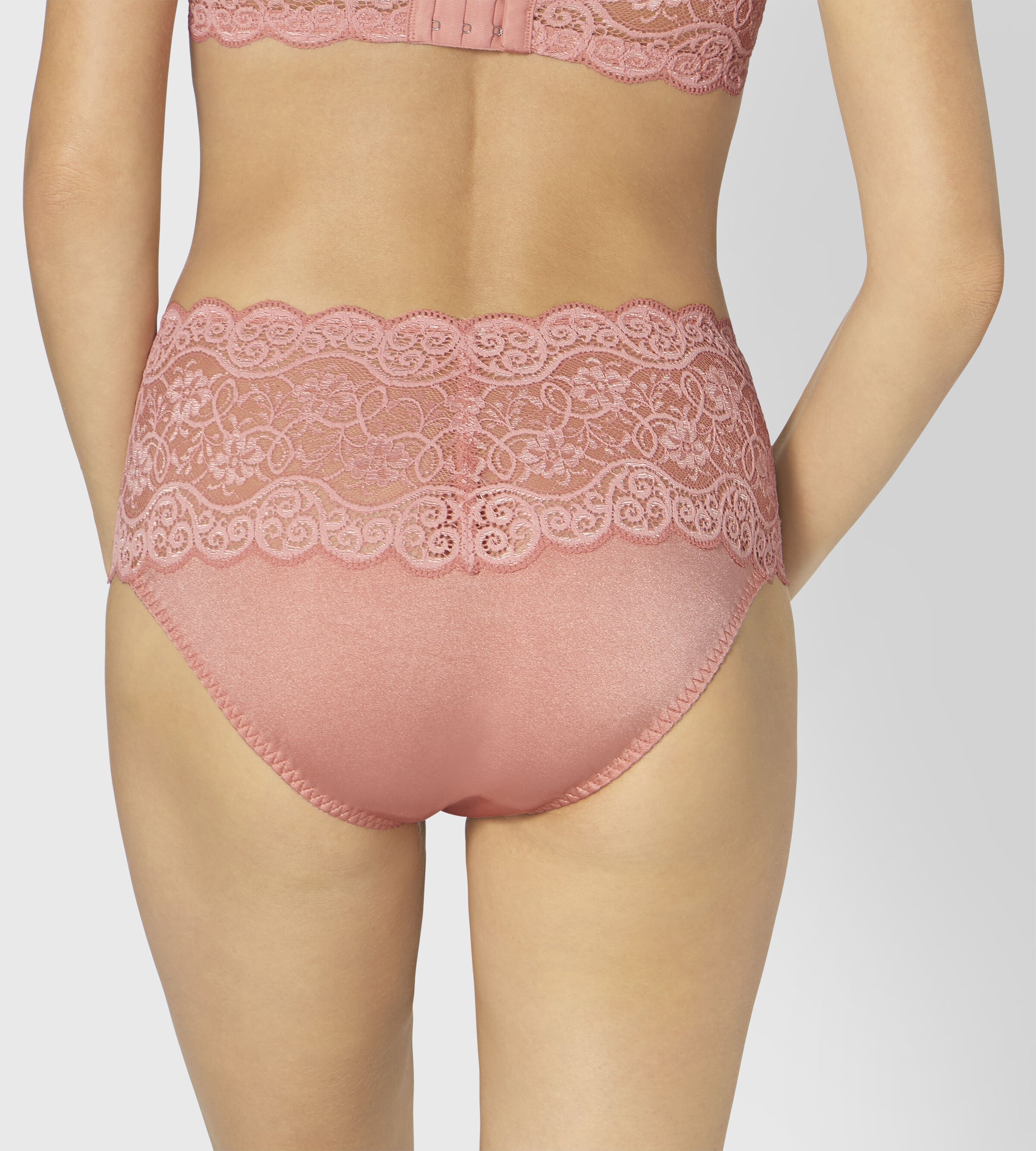 Maxicare Belted Undergarments 171B10