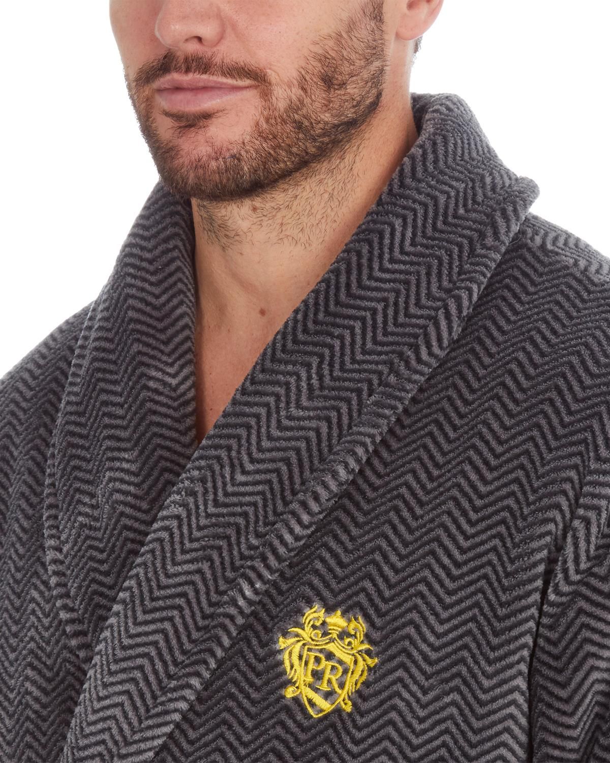 Men&#39;s Pierre Roche Chevron Fleece Dressing Gown Robe Charcoal Close Up