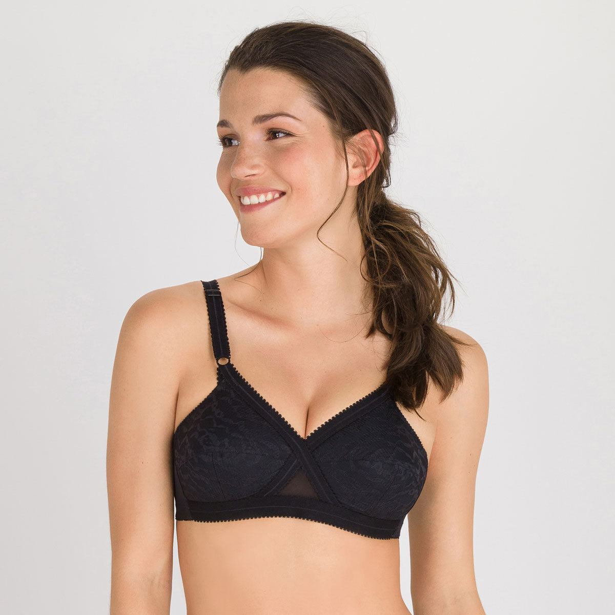 Non-wired Bra in Black – Cross Your Heart 165